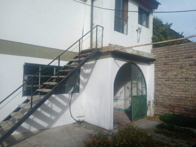 CASA DE 2 PLANTAS - CALLE CHUBUT ZAPALA