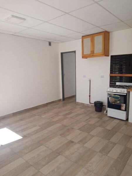 SE ALQUILA. CASA EN MARIANO MORENO