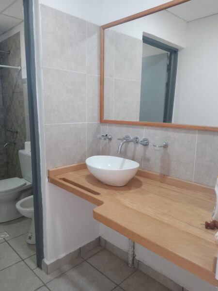 SE ALQUILA. CASA EN MARIANO MORENO