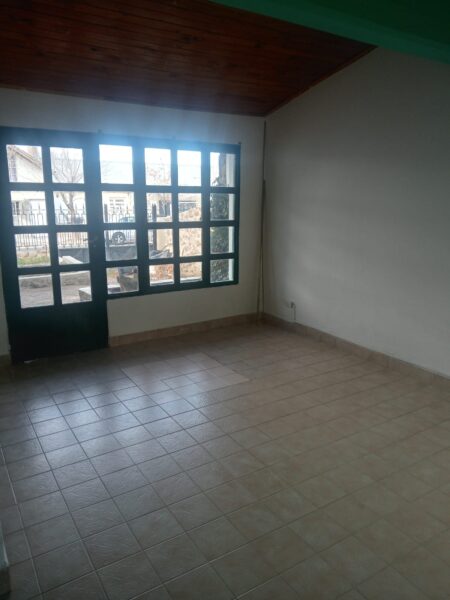 CASA DE 2 PLANTAS - CALLE CHUBUT ZAPALA