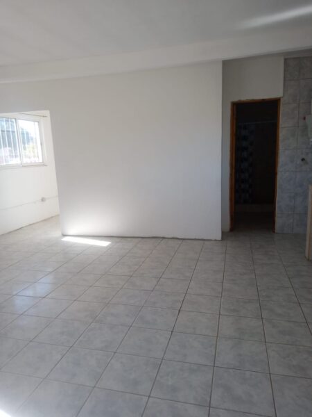 VIVIENDA EN ALQUILER 🏠 Ubicada en calle Pesqueira y Petry - Zapala