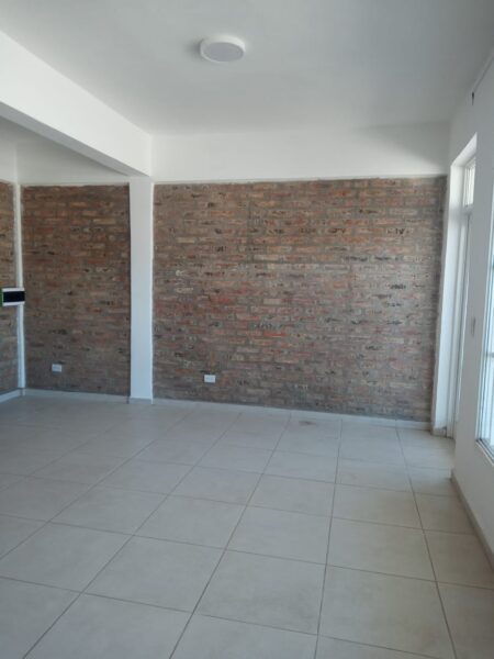 LOCAL EN ALQUILER - CALLE COLON Y BASCUÑAN - ZAPALA