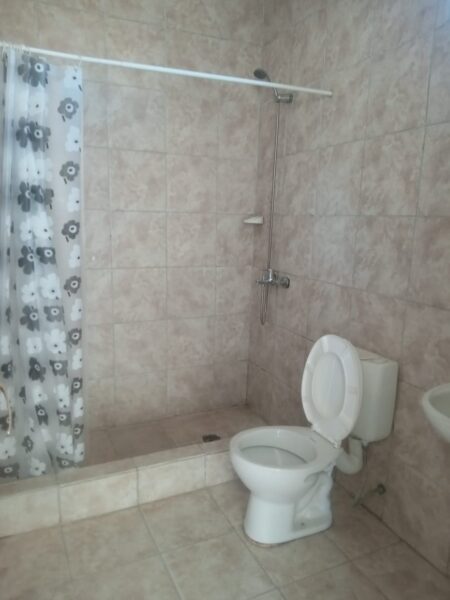 VIVIENDA EN ALQUILER 🏠 Ubicada en calle Pesqueira y Petry - Zapala