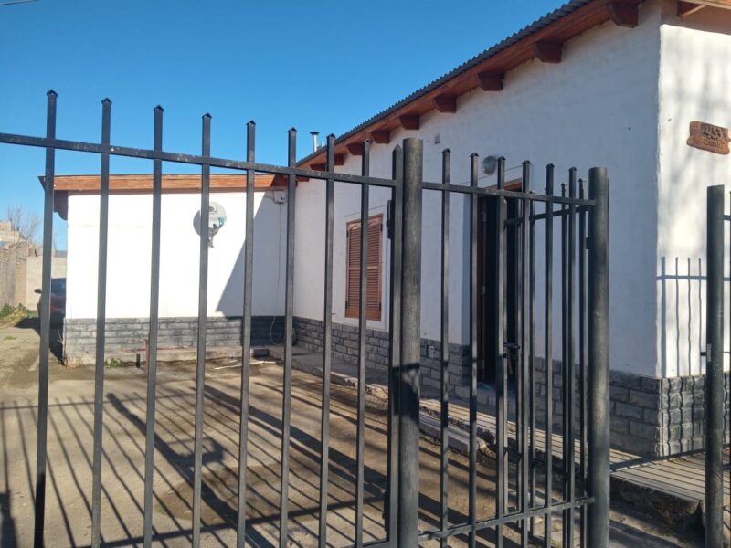 CASA EN ALQUILER EN CALLE CHUBUT 453 - ZAPALA